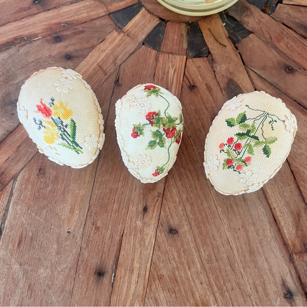 VTG Handmade Embroidered Easter Eggs approx 3”x2” Floral/ Strawberries/ Lace